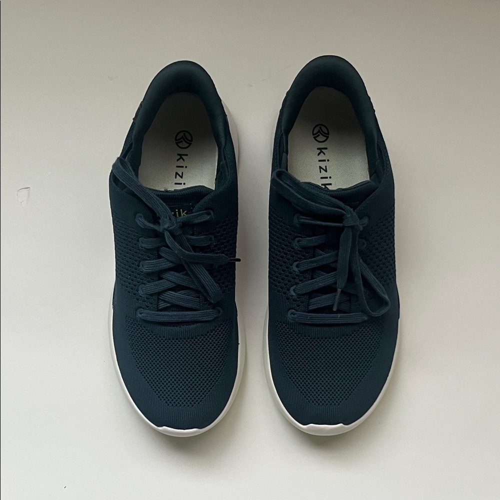 Men's Blue Kizik Sneakers, size 9.5 Wide